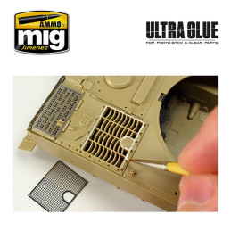 Colle Ultra Glue 2031 AMMO by Mig pour Photo-découpe et pièces transparentes 40ml