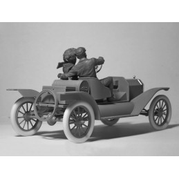 Model T 1913 Speedster with American Sport Car Drivers 24026 ICM 1:24